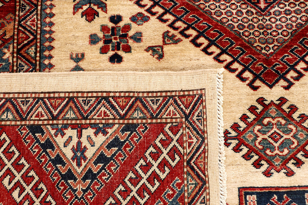 Cornsilk Kazak 6' 9 x 7' - No. 69830