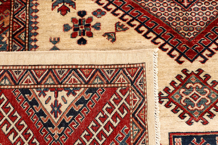 Cornsilk Kazak 6' 9 x 7' - No. 69830