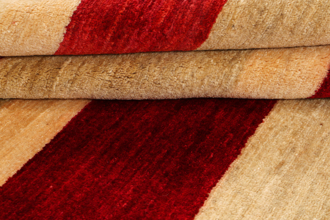White Pakistani Gabbeh Rug 5' 6 x 8' Hand-Knotted pattern