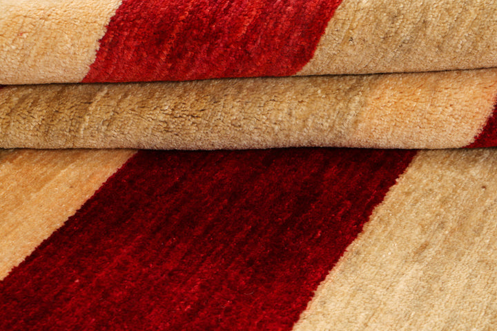 White Pakistani Gabbeh Rug 5' 6 x 8' Hand-Knotted pattern