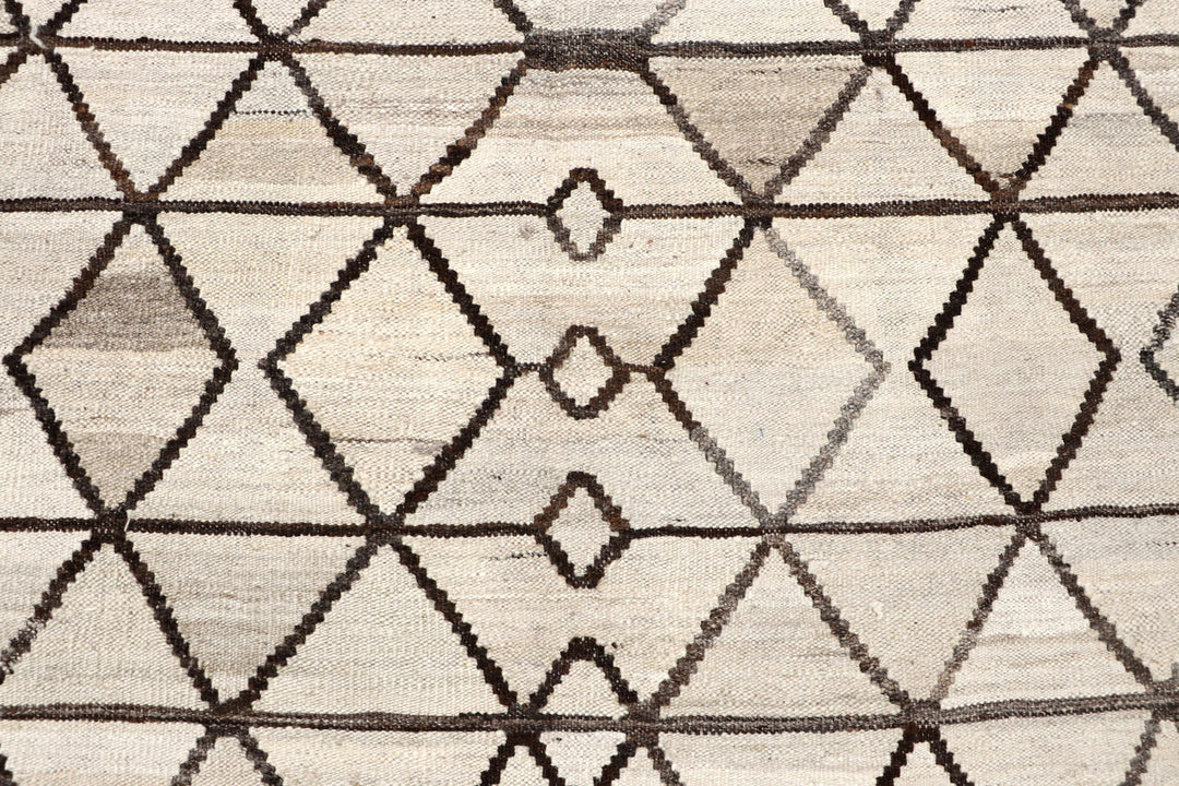 Multi Colored Kilim 8' 6 x 9' 11 - No. 70027