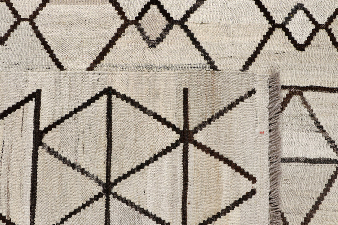 Multi Colored Kilim 8' 6 x 9' 11 - No. 70027