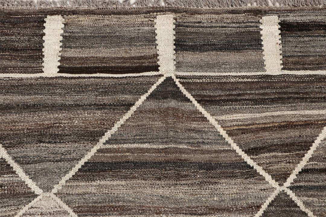 Multi Colored Kilim 8' 5 x 9' 9 - No. 70047