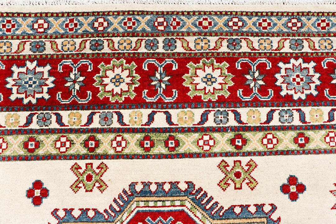 Cornsilk Kazak 6' 11 x 9' 10 - No. 70275