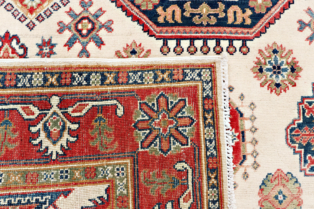 Blanched Almond Kazak 5' 2 x 7' 1 - No. 70300