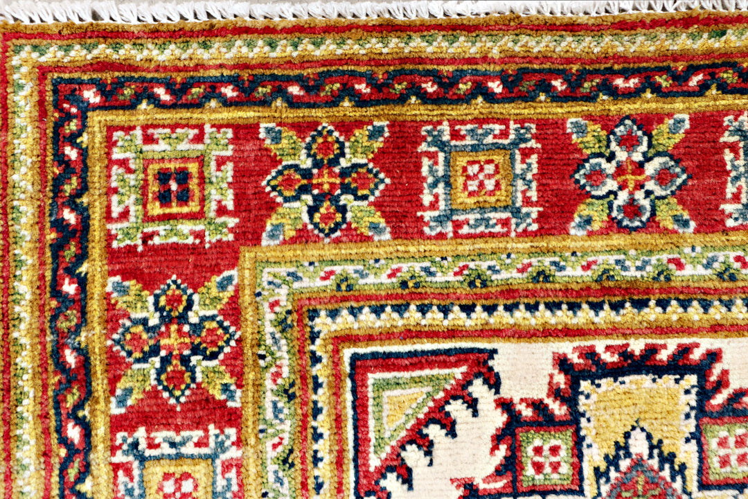 Cornsilk Kazak 2' 7 x 10' - No. 70315