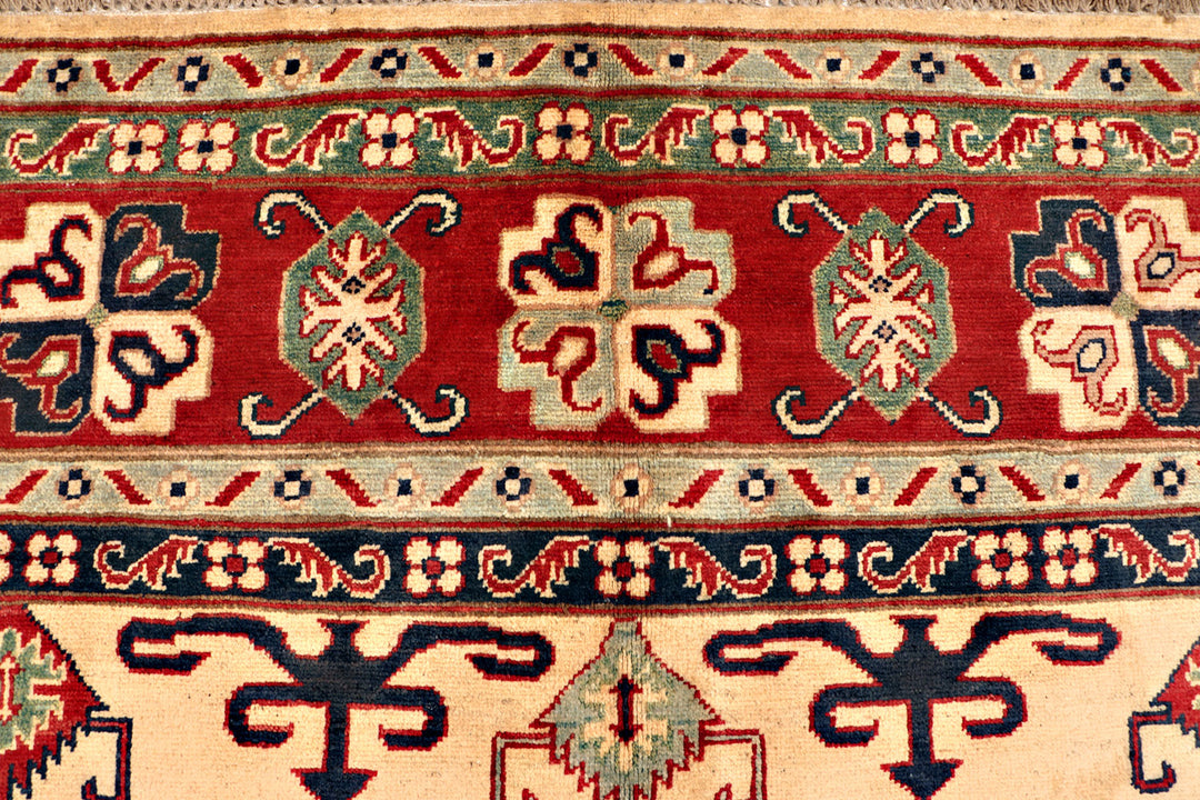 Cornsilk Kazak 6' 5 x 9' 1 - No. 71103