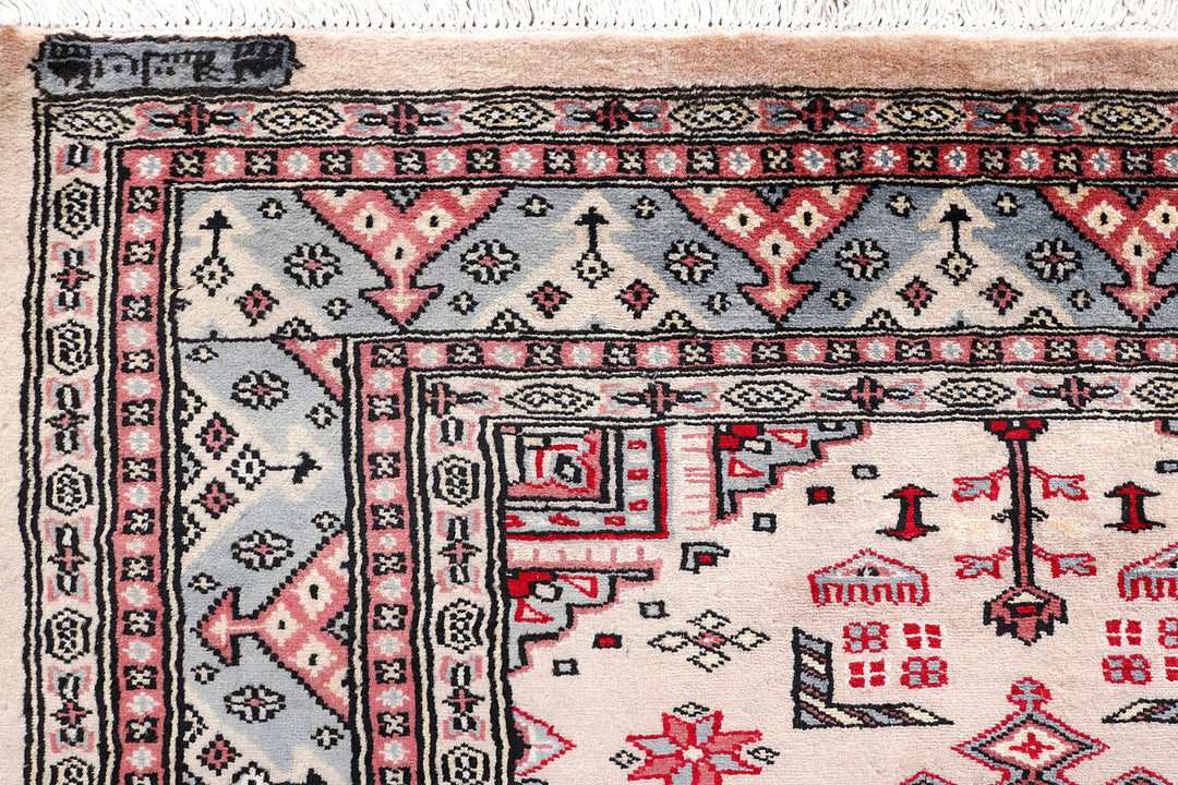 Bisque Caucasian 5' 3 x 7' 8 - No. 72020