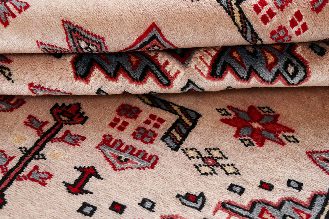 Bisque Caucasian 5' 3 x 7' 8 - No. 72020