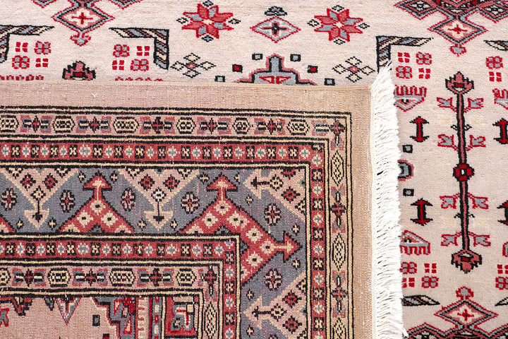 Bisque Caucasian 5' 3 x 7' 8 - No. 72020