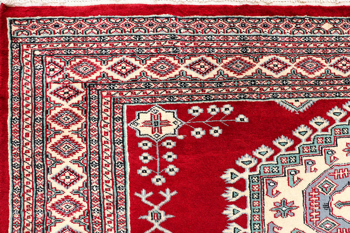 Dark Red Caucasian 5' 1 x 7' 9 - No. 72023