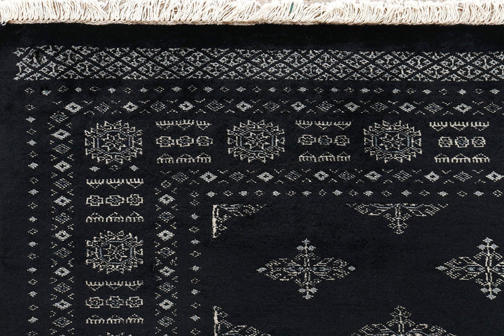 Black Butterfly 4' 1 x 6' 3 - No. 72030