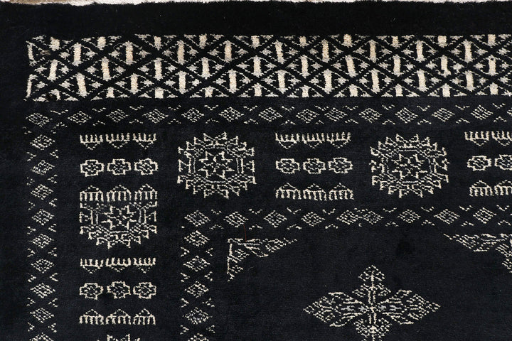 Black Butterfly 4'  1" x 6'  7" - No. QA19802