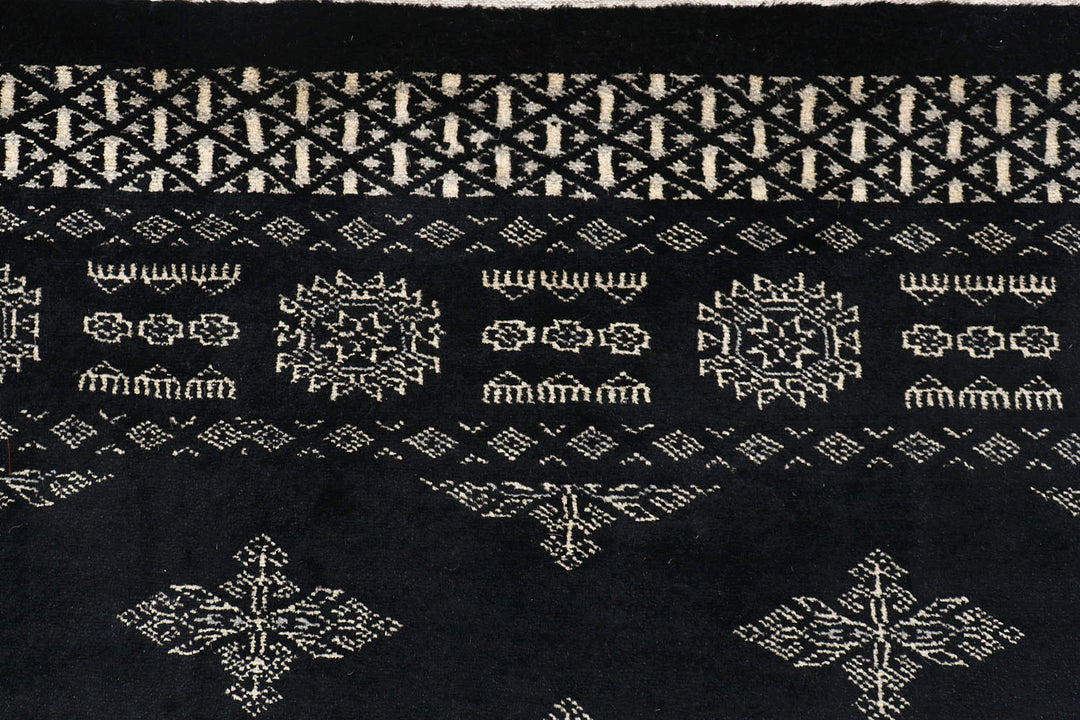 Black Butterfly 4'  1" x 6'  7" - No. QA19802