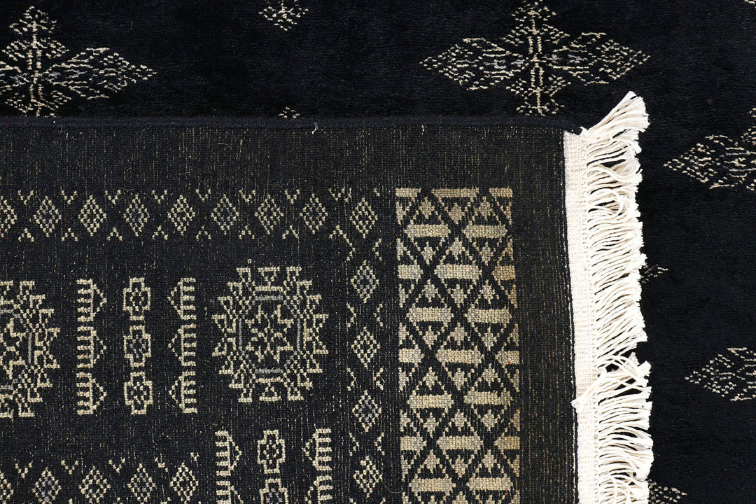 Black Butterfly 4' 1 x 6' 7 - No. 72034