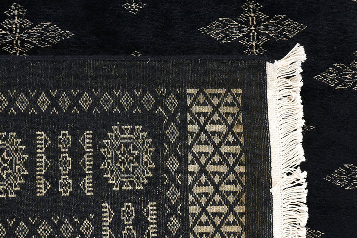 Black Butterfly 4' 1 x 6' 7 - No. 72034