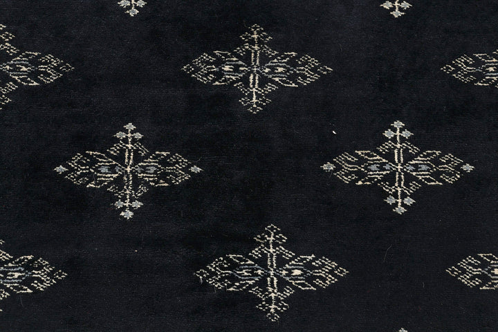 Black Butterfly 4' 1 x 6' 3 - No. 72035