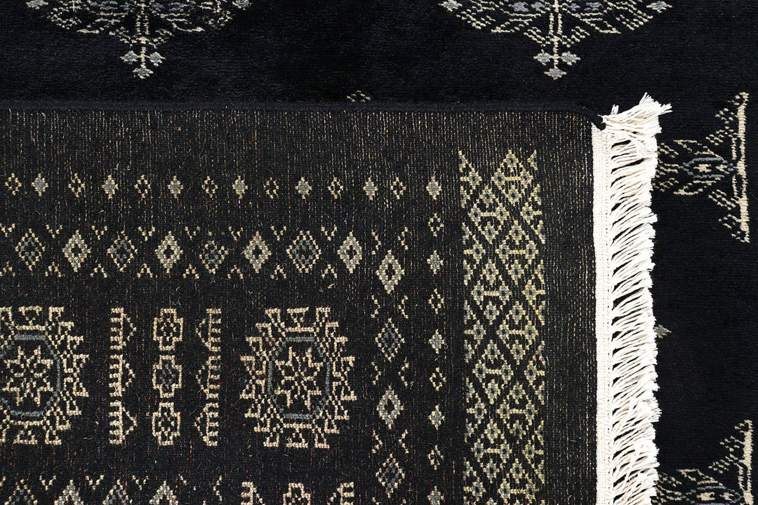 Black Butterfly 4' 1 x 6' 3 - No. 72035