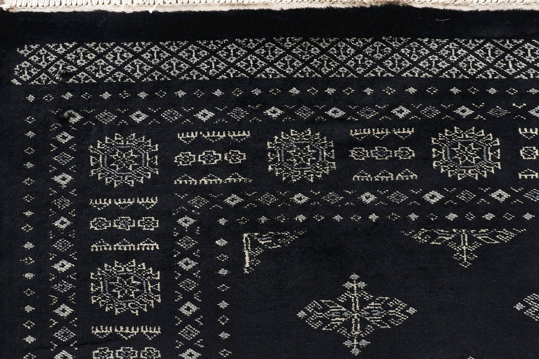 Black Butterfly 4' 1 x 6' 4 - No. 72036