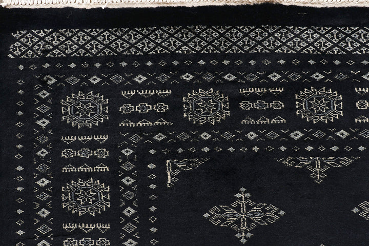 Black Butterfly 4' 1 x 6' 4 - No. 72036