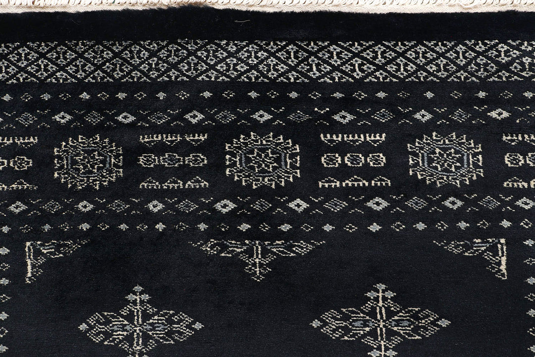 Black Butterfly 4' 1 x 6' 4 - No. 72036