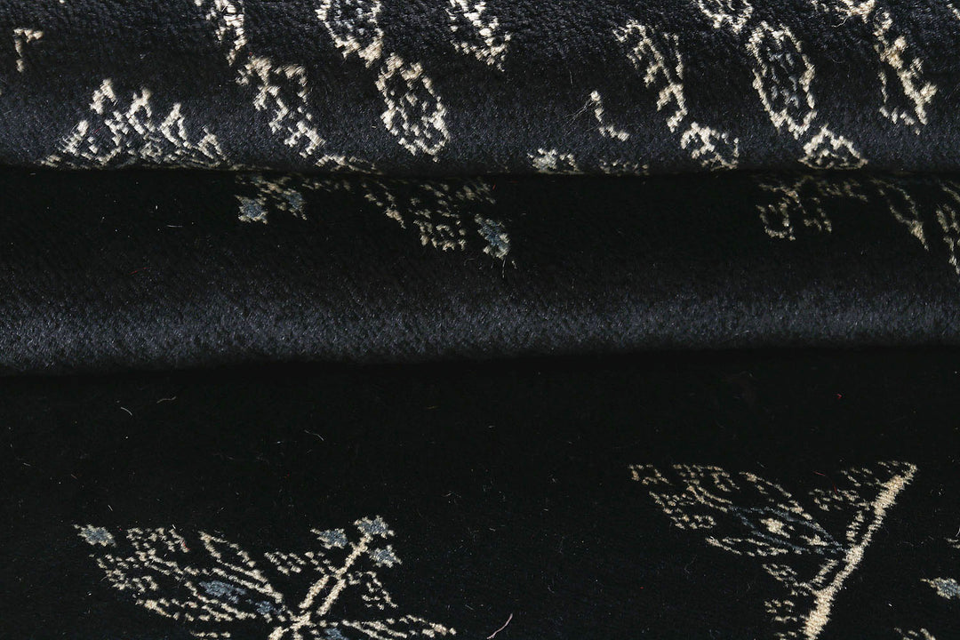 Black Butterfly 4'  x" 6'  1" - No. QA68040