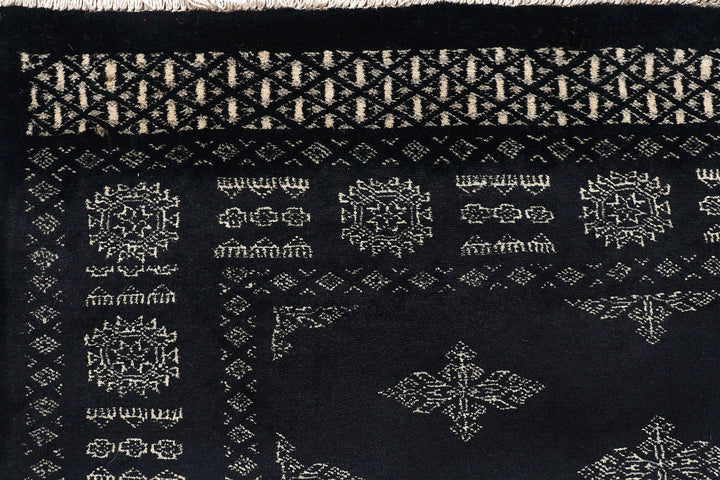 Black Butterfly 4' x 6' 9 - No. 72042