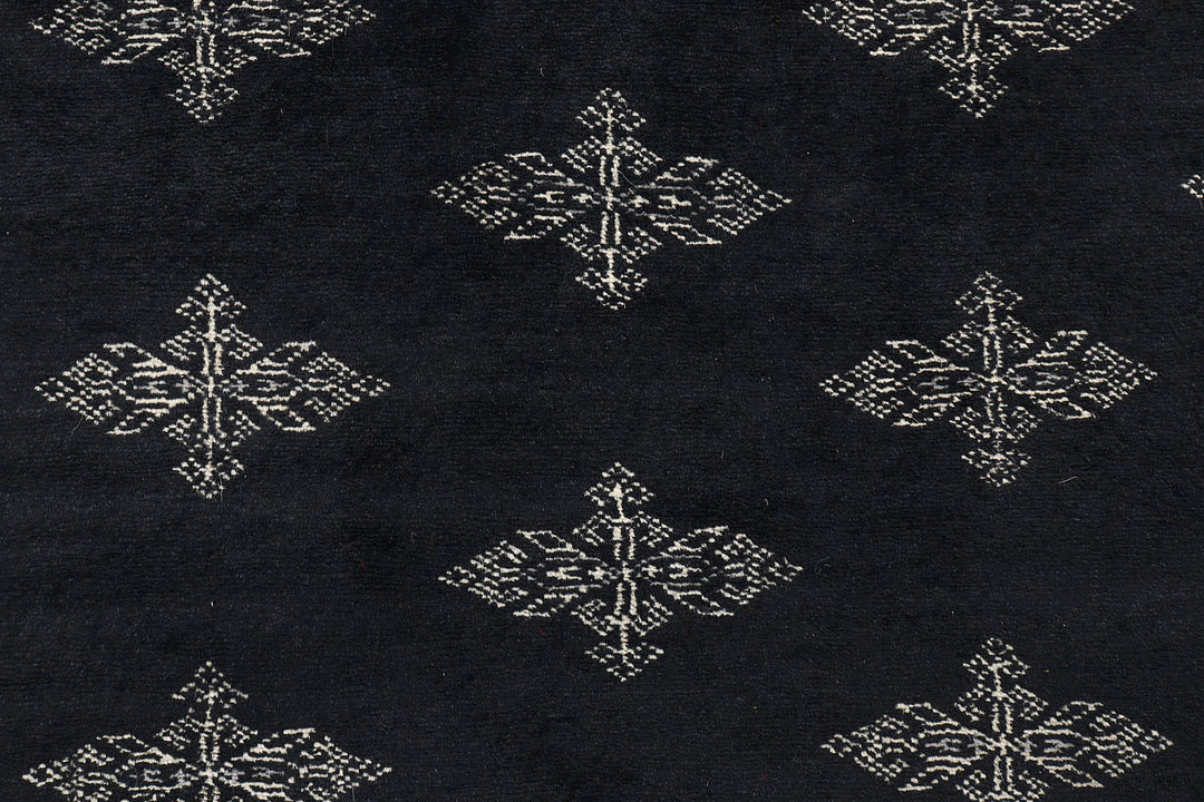 Black Butterfly 4' x 6' 9 - No. 72042