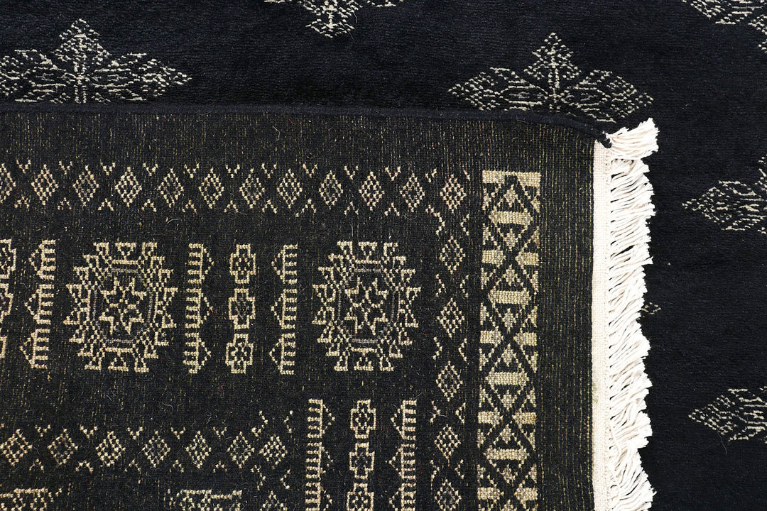 Black Butterfly 4' x 6' 9 - No. 72042