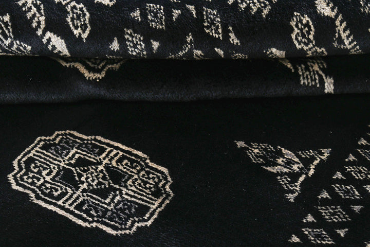 Black Bokhara 4' x 6' 1 - No. 72044