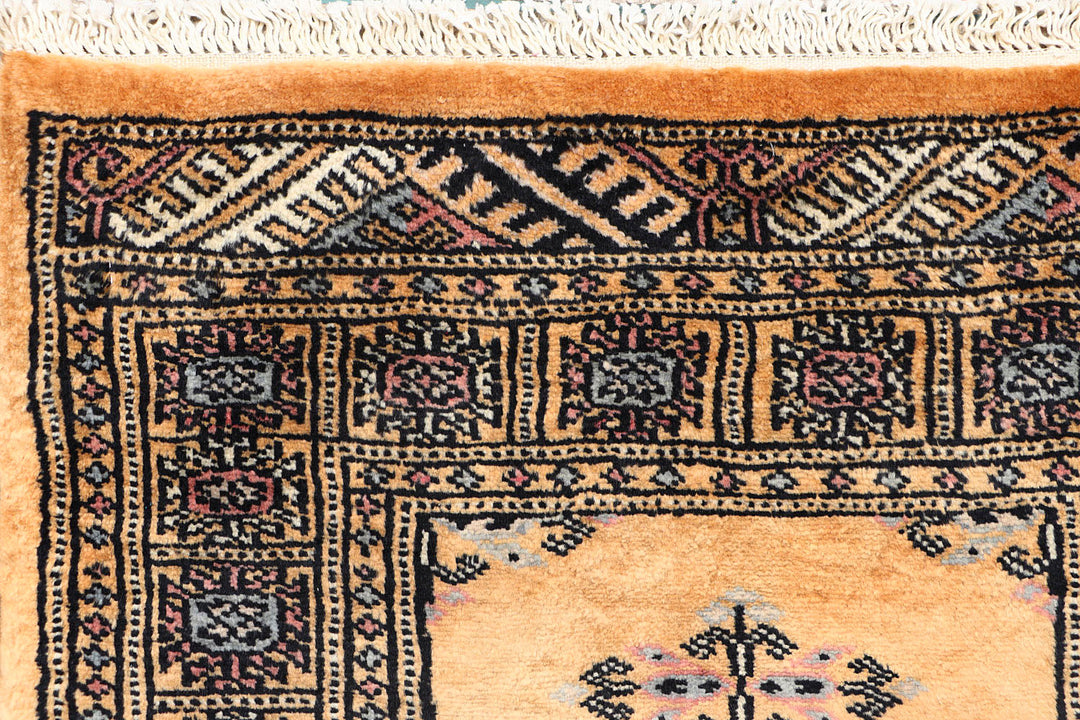White Pakistani Butterfly Rug 2' 1" x 5' 11" Hand-Knotted detail