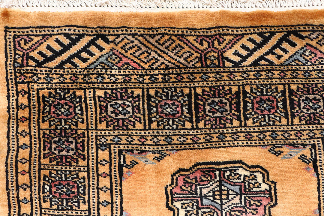 White Pakistani Bokhara Rug 2' 1 x 6' Hand-Knotted detail