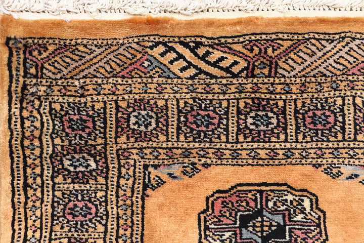 White Pakistani Bokhara Rug 2' 1 x 6' 1 Hand-Knotted detail