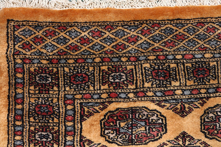 White Pakistani Bokhara Rug 2' 7 x 10' 2 Hand-Knotted detail