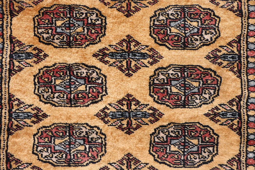 White Pakistani Bokhara Rug 2' 7 x 10' 2 Hand-Knotted close-up