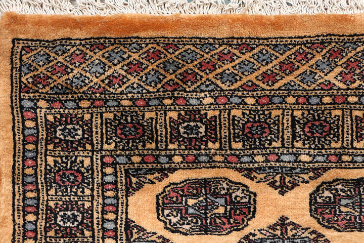 White Pakistani Bokhara Rug 2' 6 x 10' Hand-Knotted detail