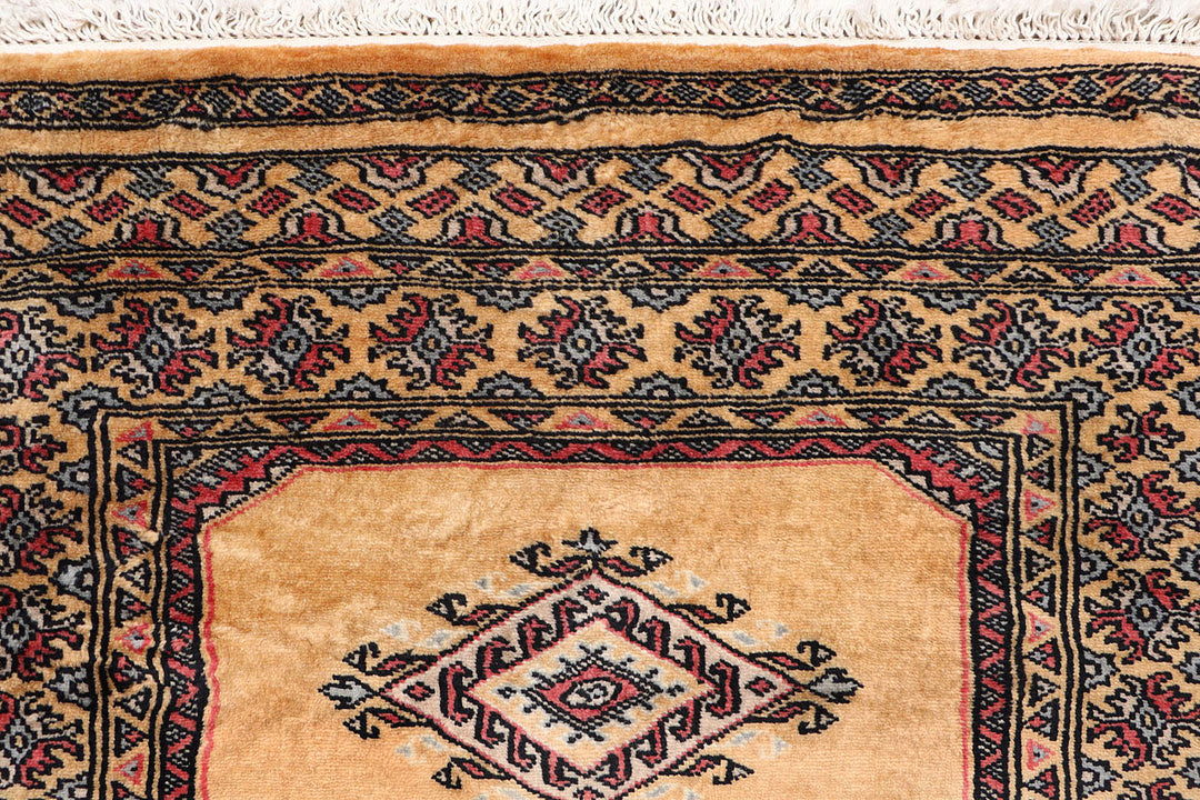 White Pakistani Jaldar Rug 2'7" x 9'9" Hand-Knotted view