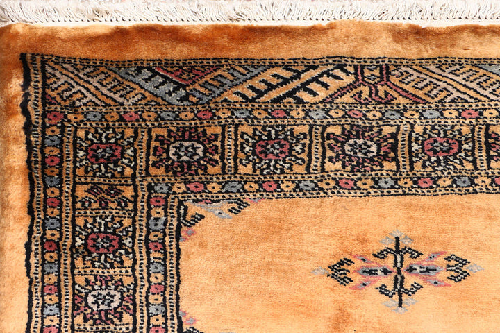 White Afghan Butterfly Rug 2' 8" x 10' 2" Hand-Knotted detail