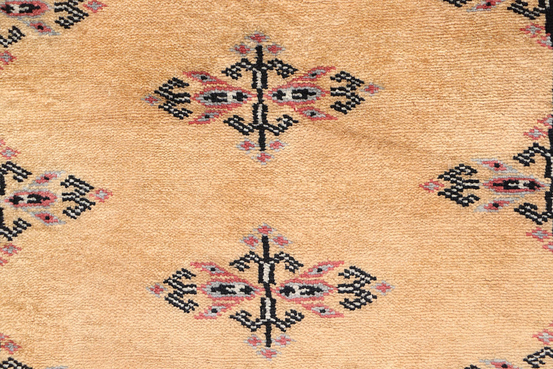 White Pakistani Butterfly Rug 2' 7" x 9' 7" Hand-Knotted close-up