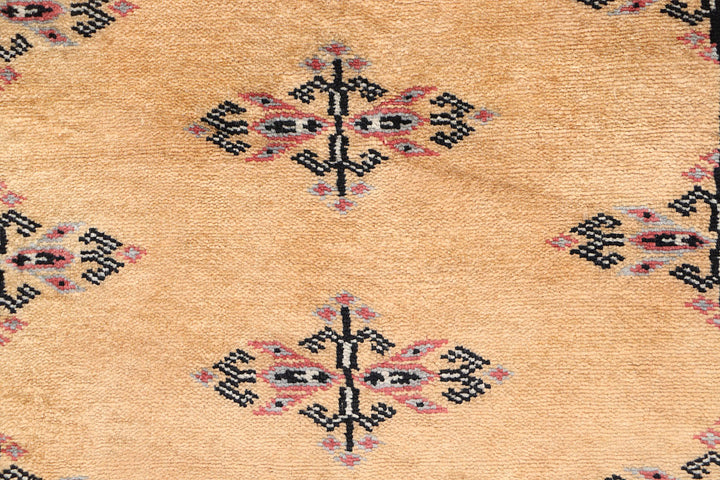 White Pakistani Butterfly Rug 2' 7" x 9' 7" Hand-Knotted close-up