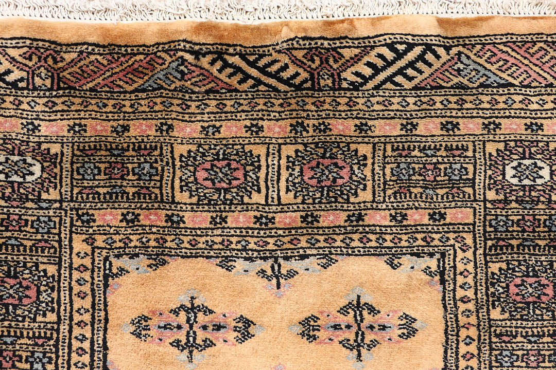 White Pakistani Butterfly Rug 2' 7 x 9' 10 Hand-Knotted view