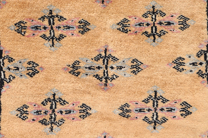 White Pakistani Butterfly Rug 2' 7 x 9' 10 Hand-Knotted close-up