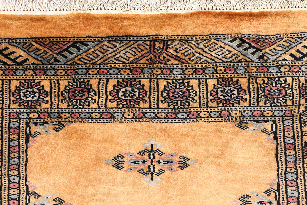 White Pakistani Butterfly Rug 2' 6 x 9' 11 Hand-Knotted view