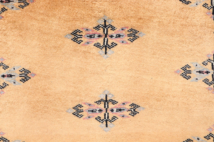 White Pakistani Butterfly Rug 2' 6 x 9' 11 Hand-Knotted close-up