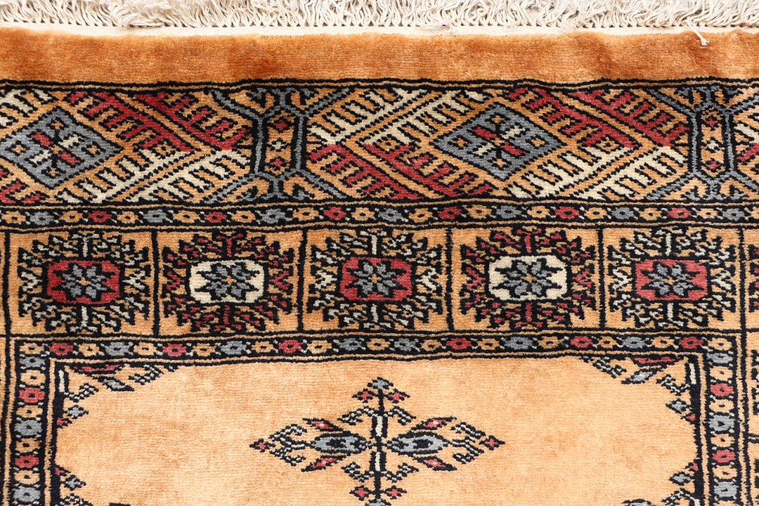 White Pakistani Butterfly Rug 2' 7 x 9' 7 Hand-Knotted view