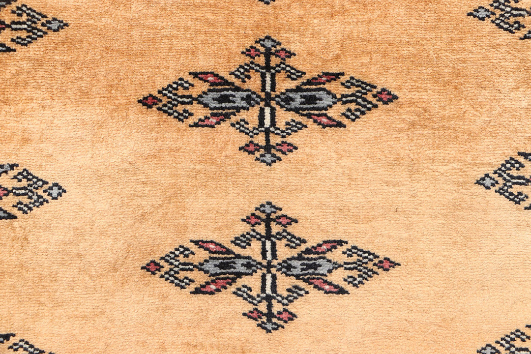 White Pakistani Butterfly Rug 2' 7 x 9' 7 Hand-Knotted close-up