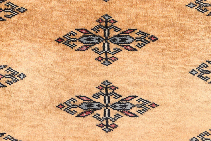 White Pakistani Butterfly Rug 2' 7 x 9' 7 Hand-Knotted close-up