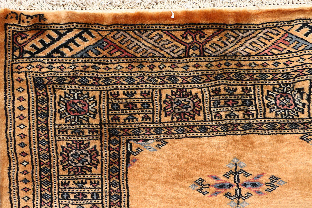 Navajo White Butterfly 2'  7" x 10'  1" - No. QA19475