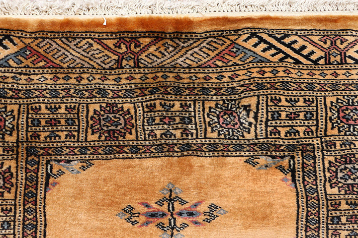 Navajo White Butterfly 2'  7" x 10'  1" - No. QA19475