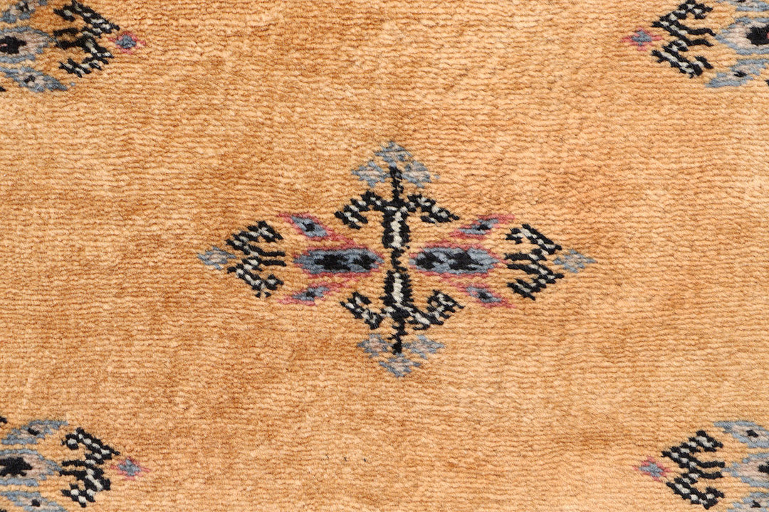 Navajo White Butterfly 2'  7" x 10'  1" - No. QA19475